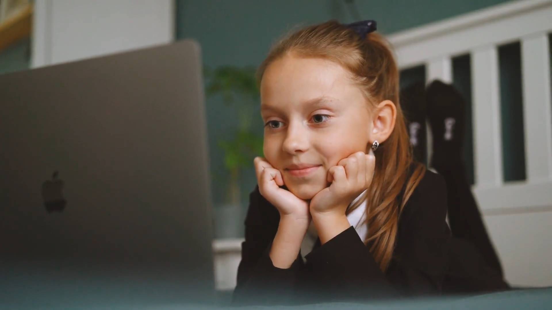 FortLearn Live online English learning class in session